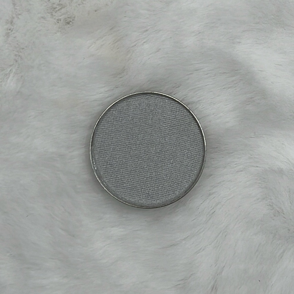 L'Bri High Pearl (Shimmery) Eyeshadow Refill/Single - Silver Shimmer (42-SIM)